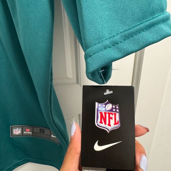 Miami Dolphins Tyreek Hill #10 Authentic NFL Jersey — Size Small (NWT) - Picture 6 of 8